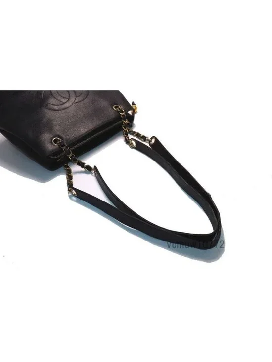 Chanel Caviar Leather Jumbo CC Logo Chain Shoulder Bag - Picture 6 of 9